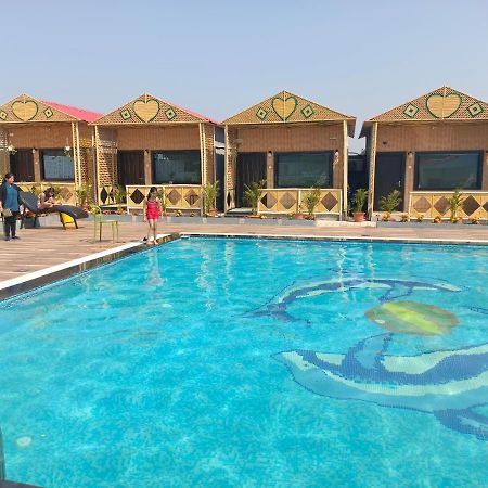 Midwaay Resort Patratu Exteriér fotografie