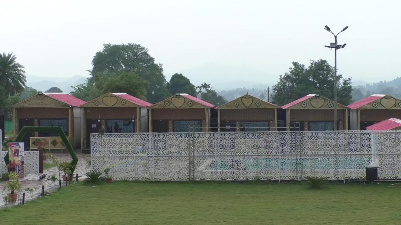 Midwaay Resort Patratu Exteriér fotografie