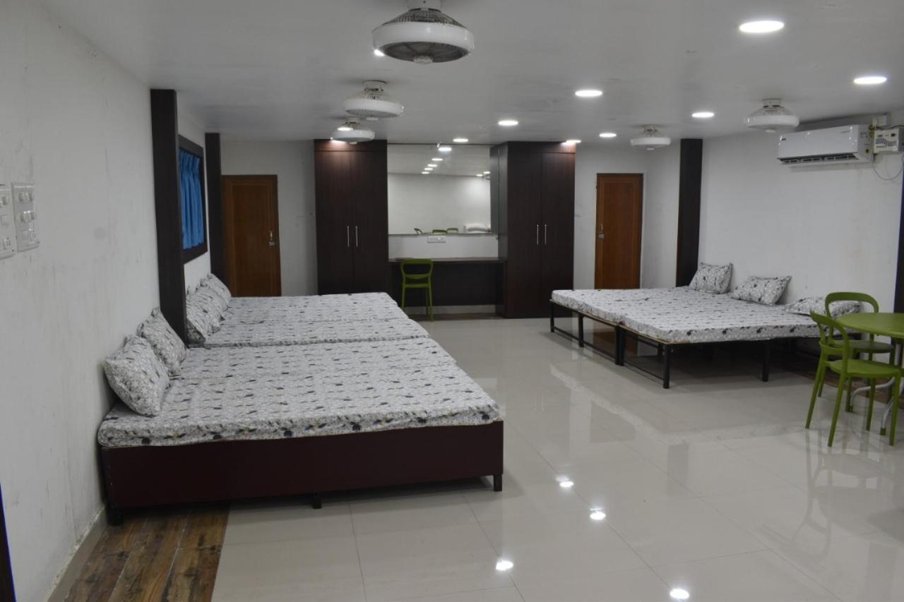 Midwaay Resort Patratu Exteriér fotografie