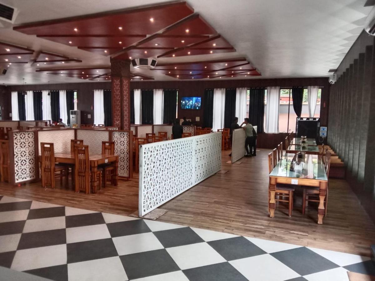 Midwaay Resort Patratu Exteriér fotografie